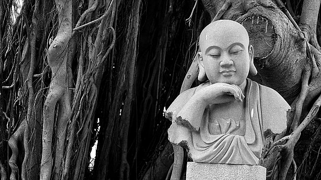 One of small buddhas statues